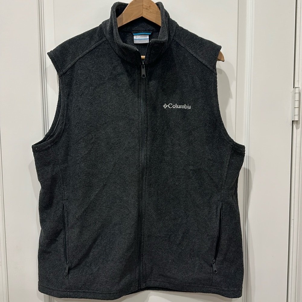 Columbia charcoal vest